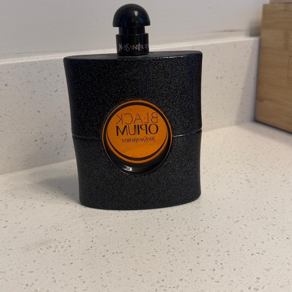 Yves Saint Laurent Black Opium - Picture 2 of 4